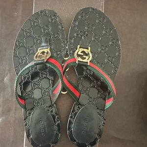 GUCCI flip flops